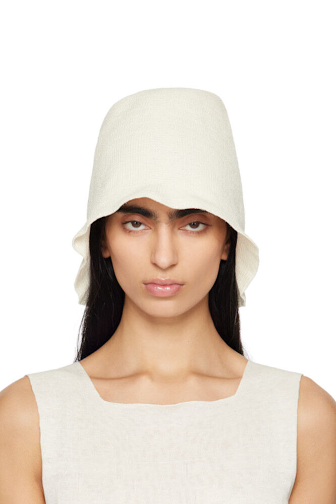 Белая шляпа-ведро Jashi The Row
Белая шляпа-ведро Jashi The Row