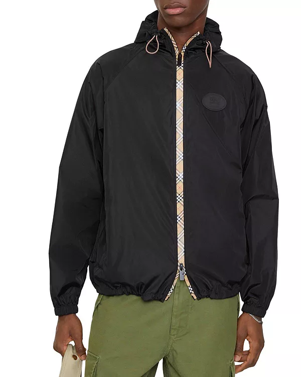 Нейлоновая куртка с капюшоном в клетку Burberry, черный
Нейлоновая куртка с капюшоном в клетку Burberry, черный