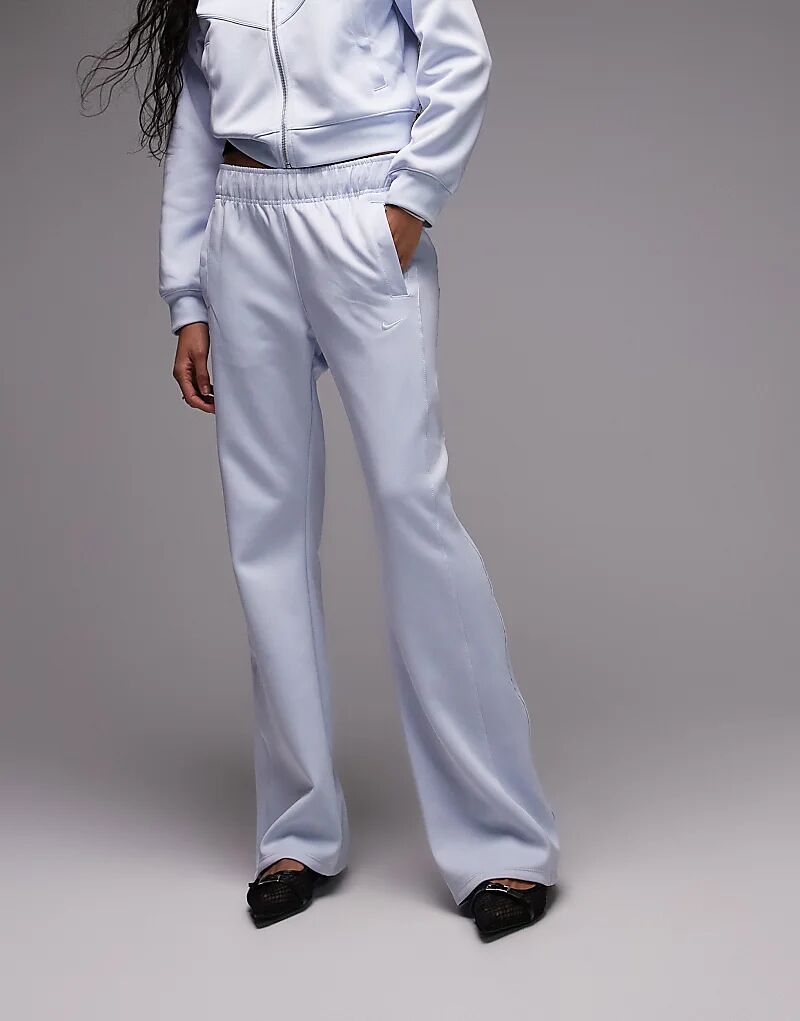Брюки Nike Trend с высокой талией светло-синего цвета
Брюки Nike Trend с высокой талией светло-синего цвета