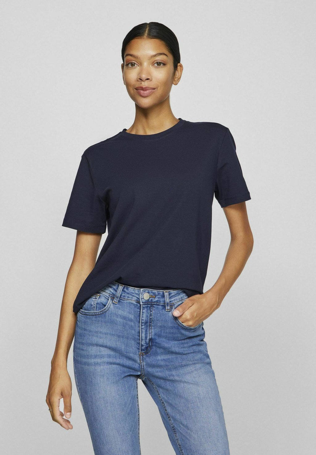 Футболка с принтом VINORA VILA, темно-синий
Футболка с принтом VINORA VILA, темно-синий