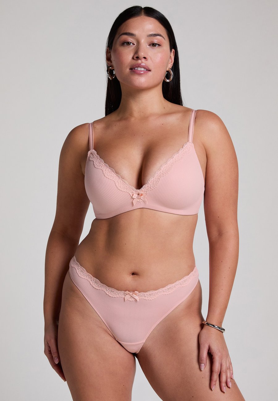 Трусы Hunkemöller Thong, Pink
Трусы Hunkemöller Thong, Pink