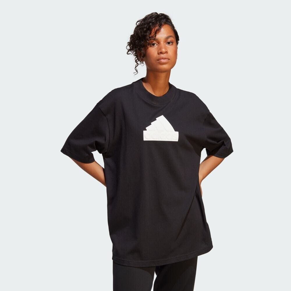 Футболка Adidas Future Icon Badge of Sport Short Sleeve T-Shirt, черный 
Футболка Adidas Future Icon Badge of Sport Short Sleeve T-Shirt, черный