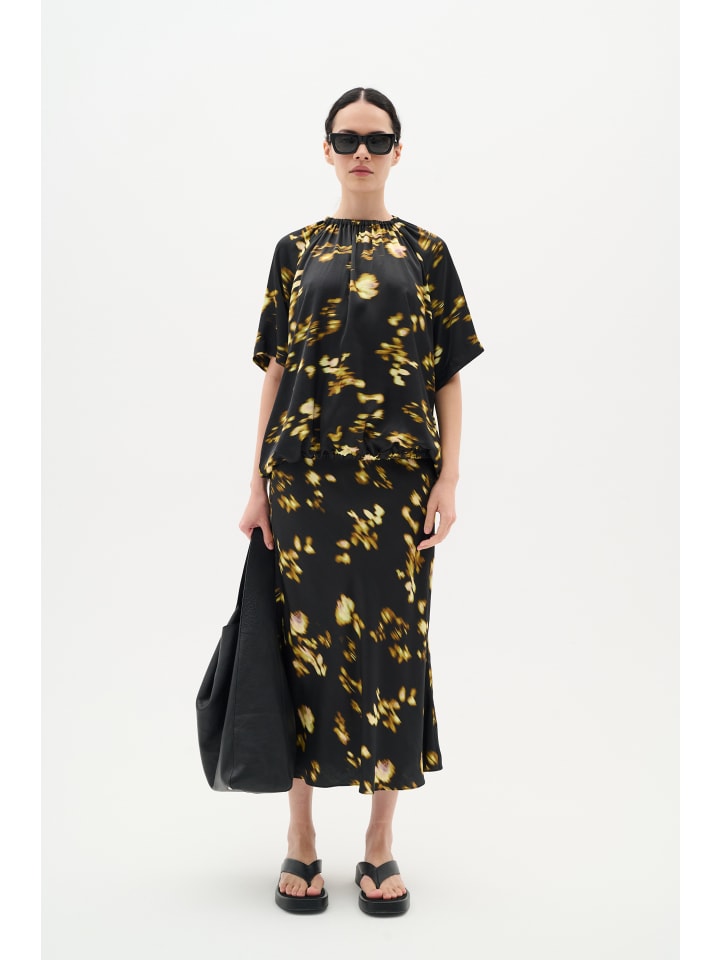 InWear Юбка CassIW женственного силуэта, черная, с загадочным цветочным узором
InWear Юбка CassIW женственного силуэта, черная, с загадочным цветочным узором