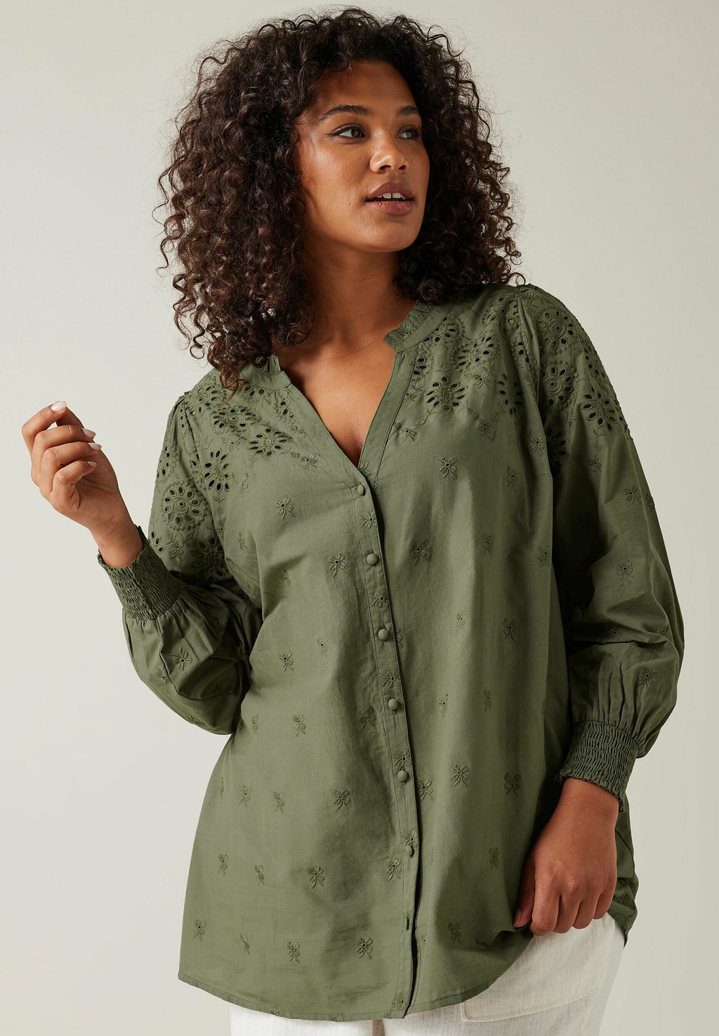 Блуза BRODERIE Evans, зеленый
Блуза BRODERIE Evans, зеленый