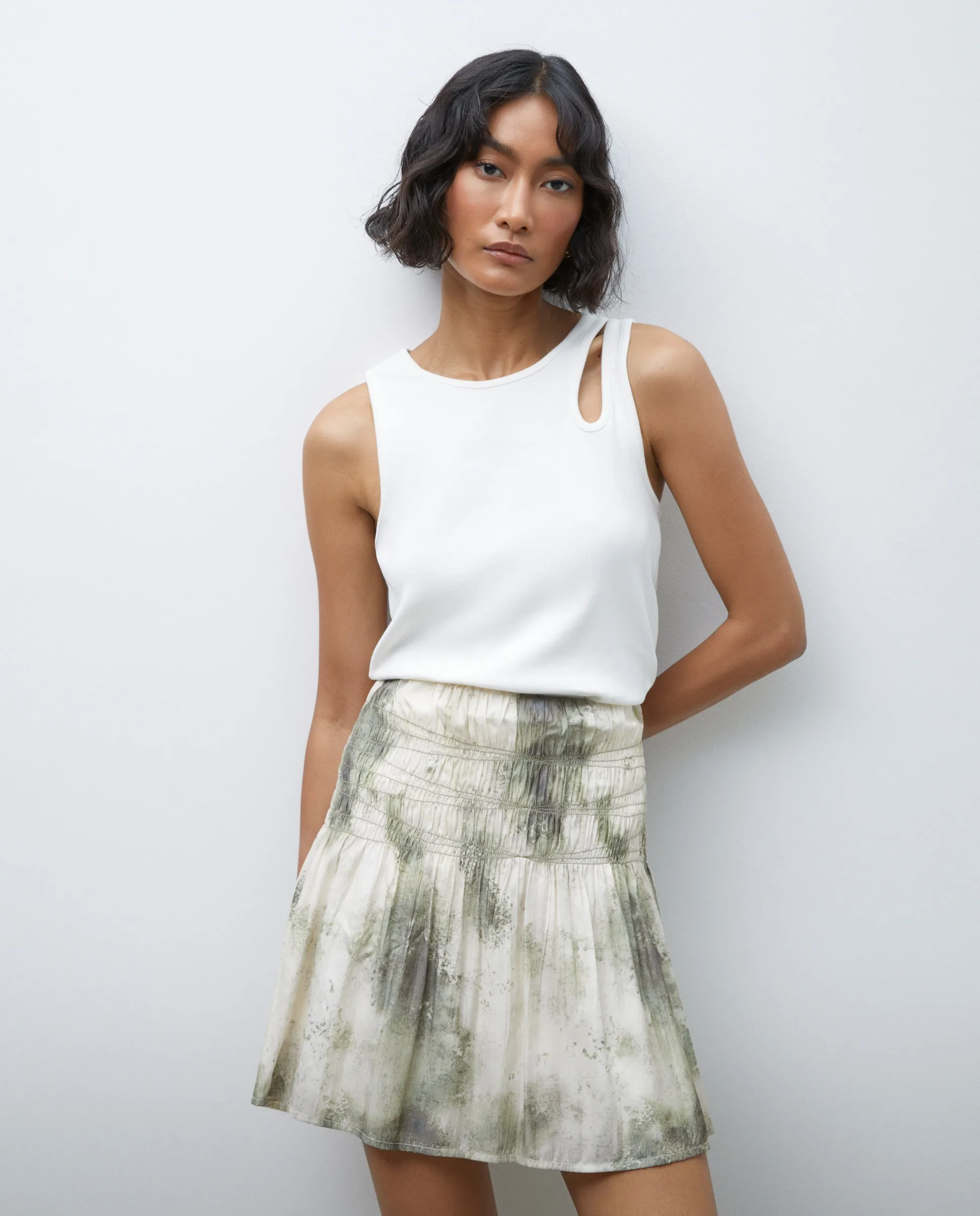 Женская майка-холтер без рукавов Tintoretto, белый
Женская майка-холтер без рукавов Tintoretto, белый