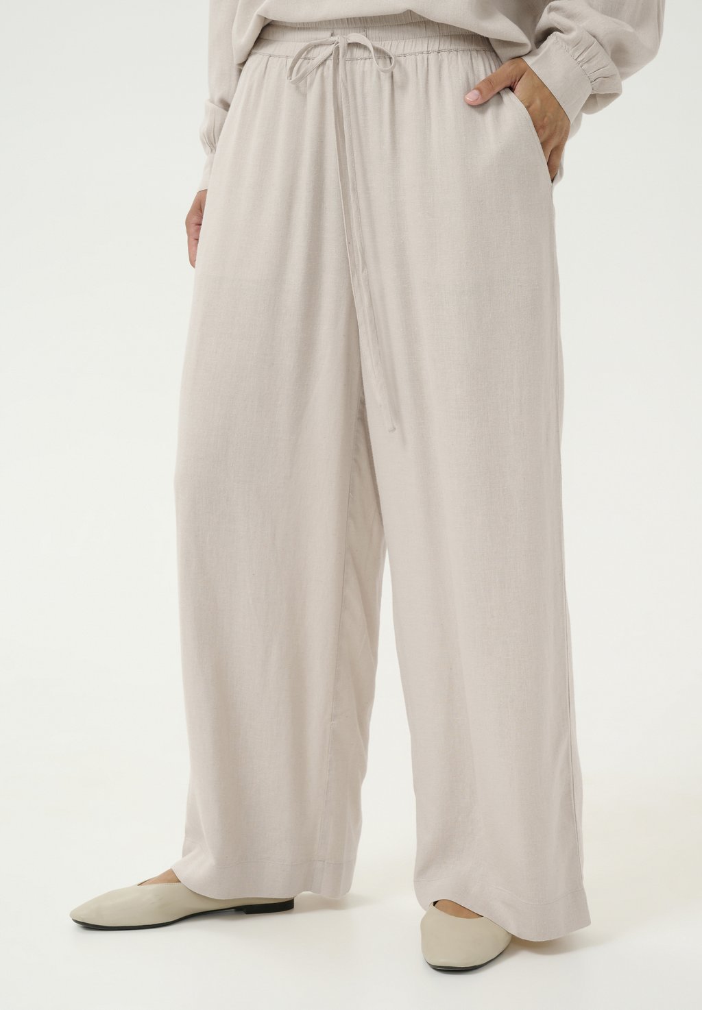 Брюки KAMILIA CROPPED Kaffe, песочный
Брюки KAMILIA CROPPED Kaffe, песочный