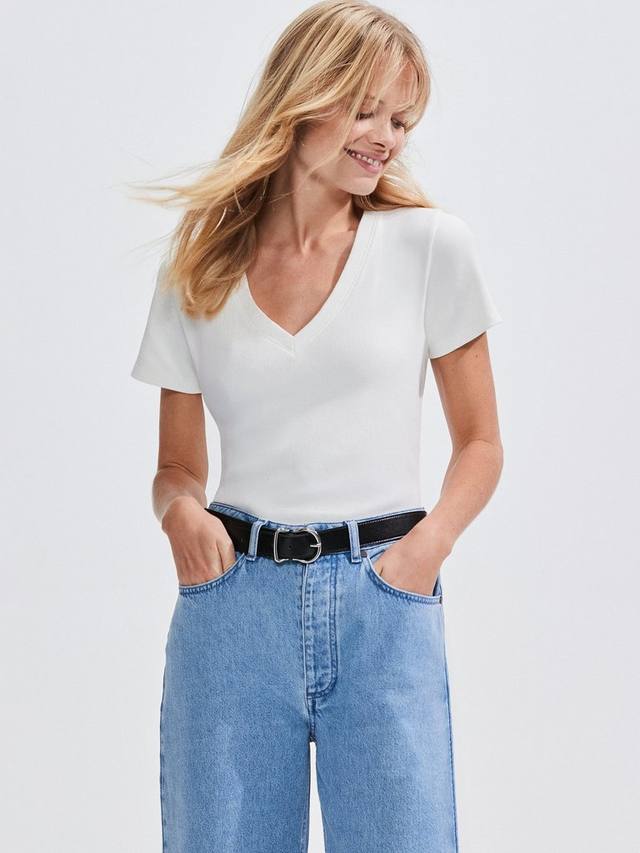 Футболка в рубчик с v-образнымвырезом Ro&Zo, белый
Футболка в рубчик с v-образнымвырезом Ro&Zo, белый