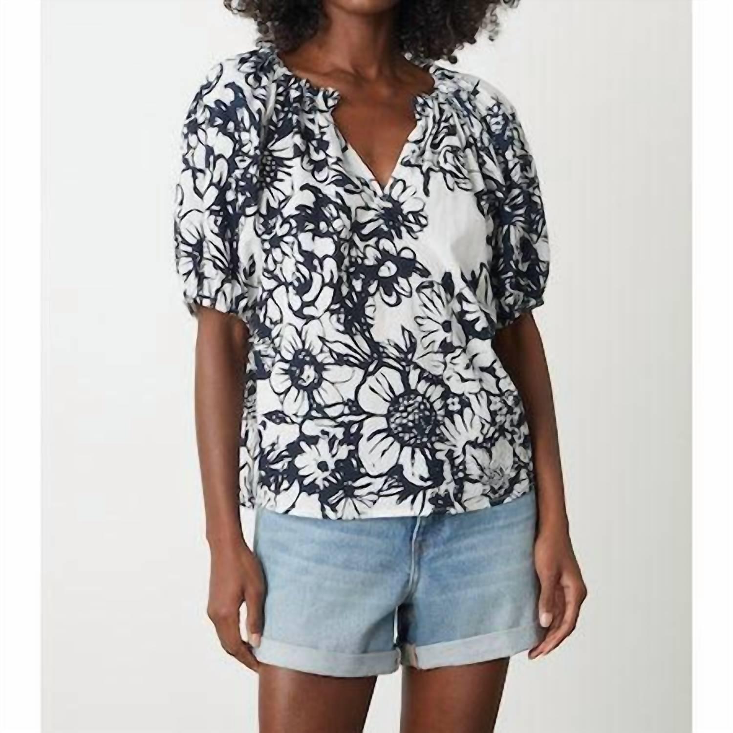 Топ Анджела в черно-белом цвете Velvet by Graham & Spencer
Топ Анджела в черно-белом цвете Velvet by Graham & Spencer