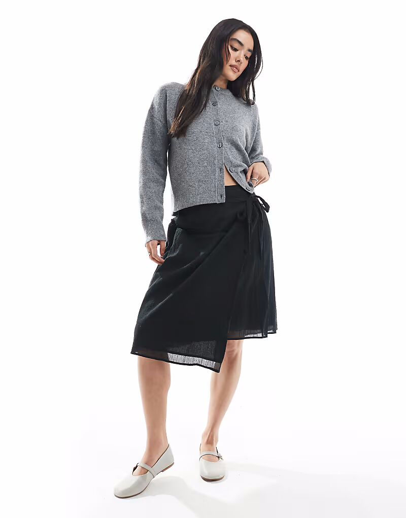 Юбка миди с запахом черного цвета Cotton On
Юбка миди с запахом черного цвета Cotton On