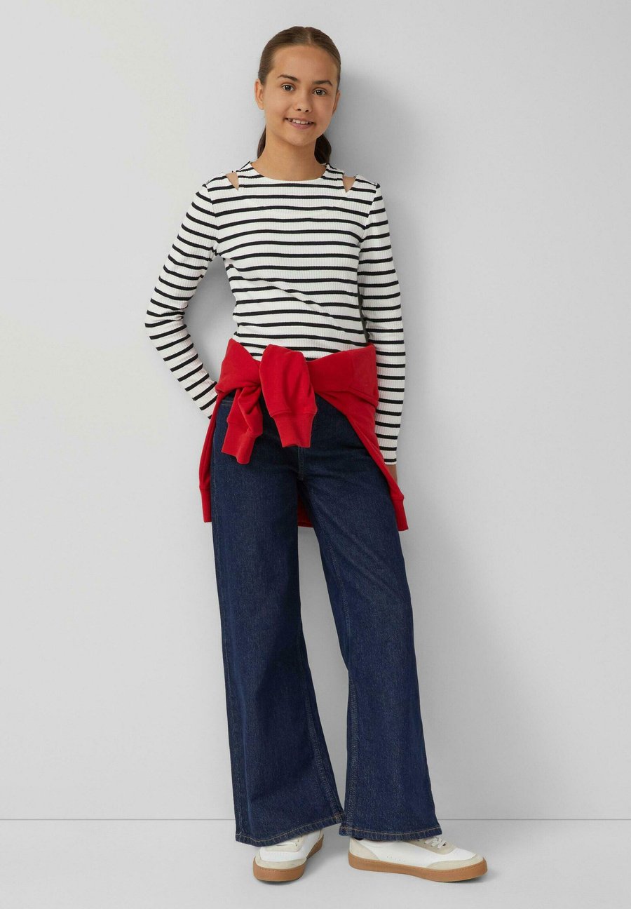 Топ s.Oliver Long sleeved top, Creme/Multi-Coloured
Топ s.Oliver Long sleeved top, Creme/Multi-Coloured