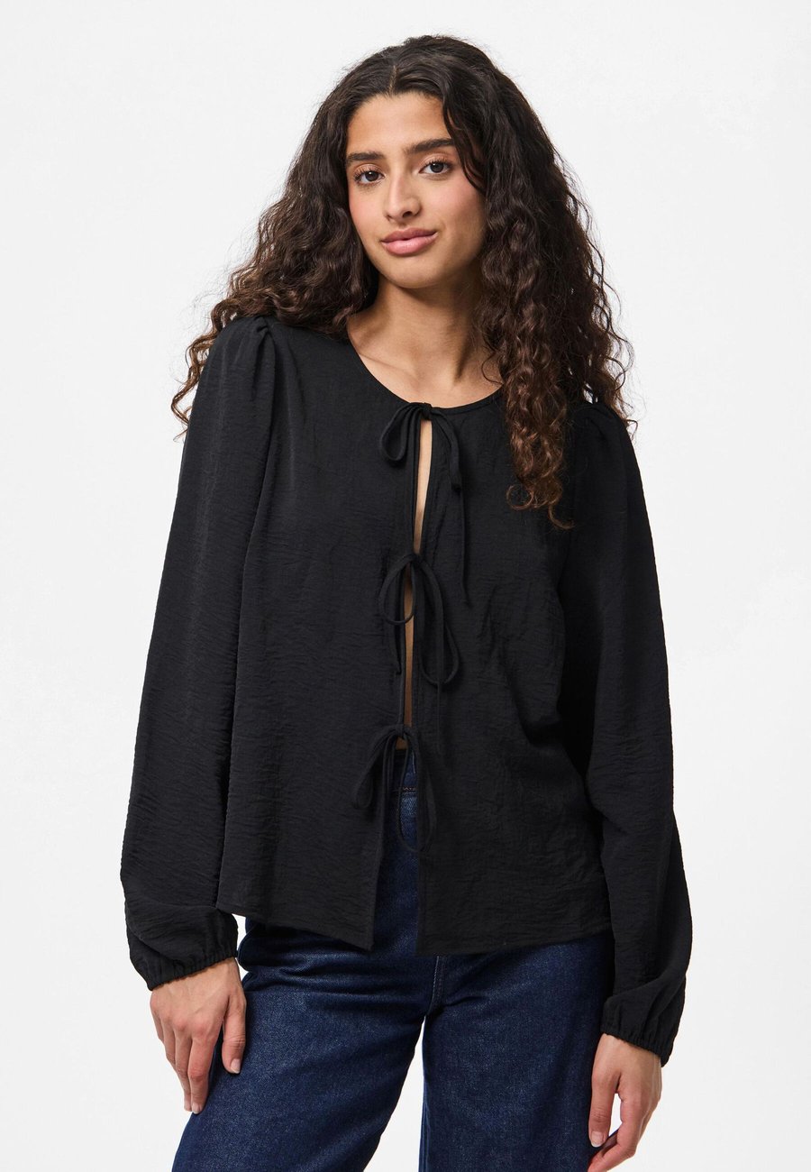 Блуза Pieces PCTIFFANY TIE , Black
Блуза Pieces PCTIFFANY TIE , Black