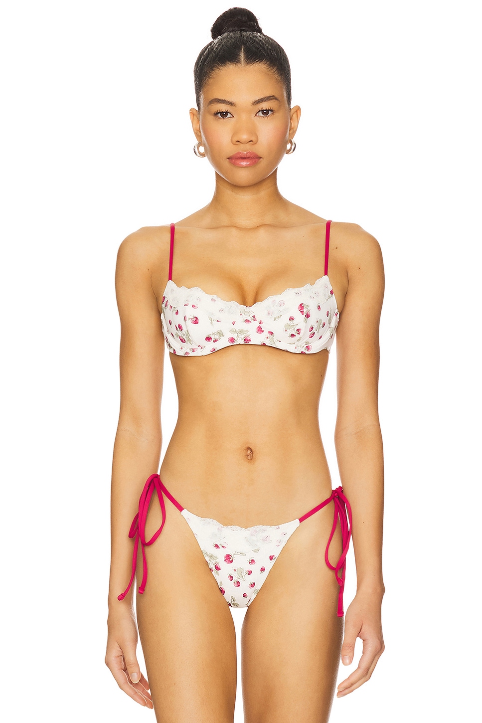 Топ бикини Cola от Frankies Bikinis, strawberry field print
Топ бикини Cola от Frankies Bikinis, strawberry field print