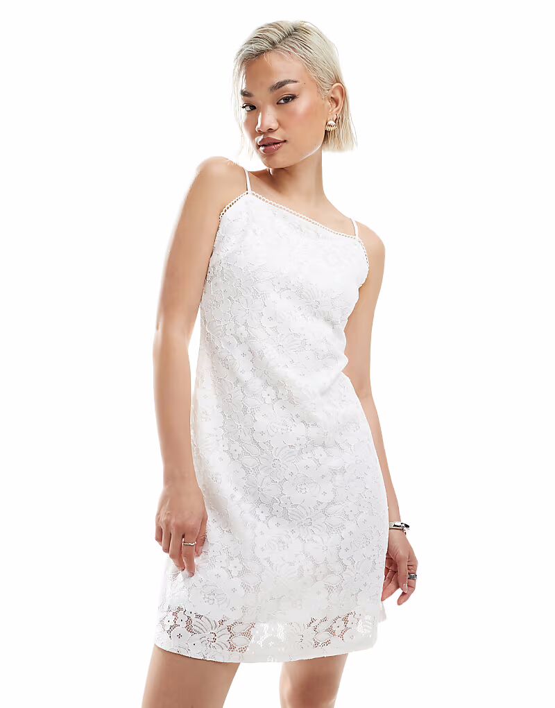 Vero Moda кружевное мини-платье с квадратным вырезом белого цвета
Vero Moda кружевное мини-платье с квадратным вырезом белого цвета