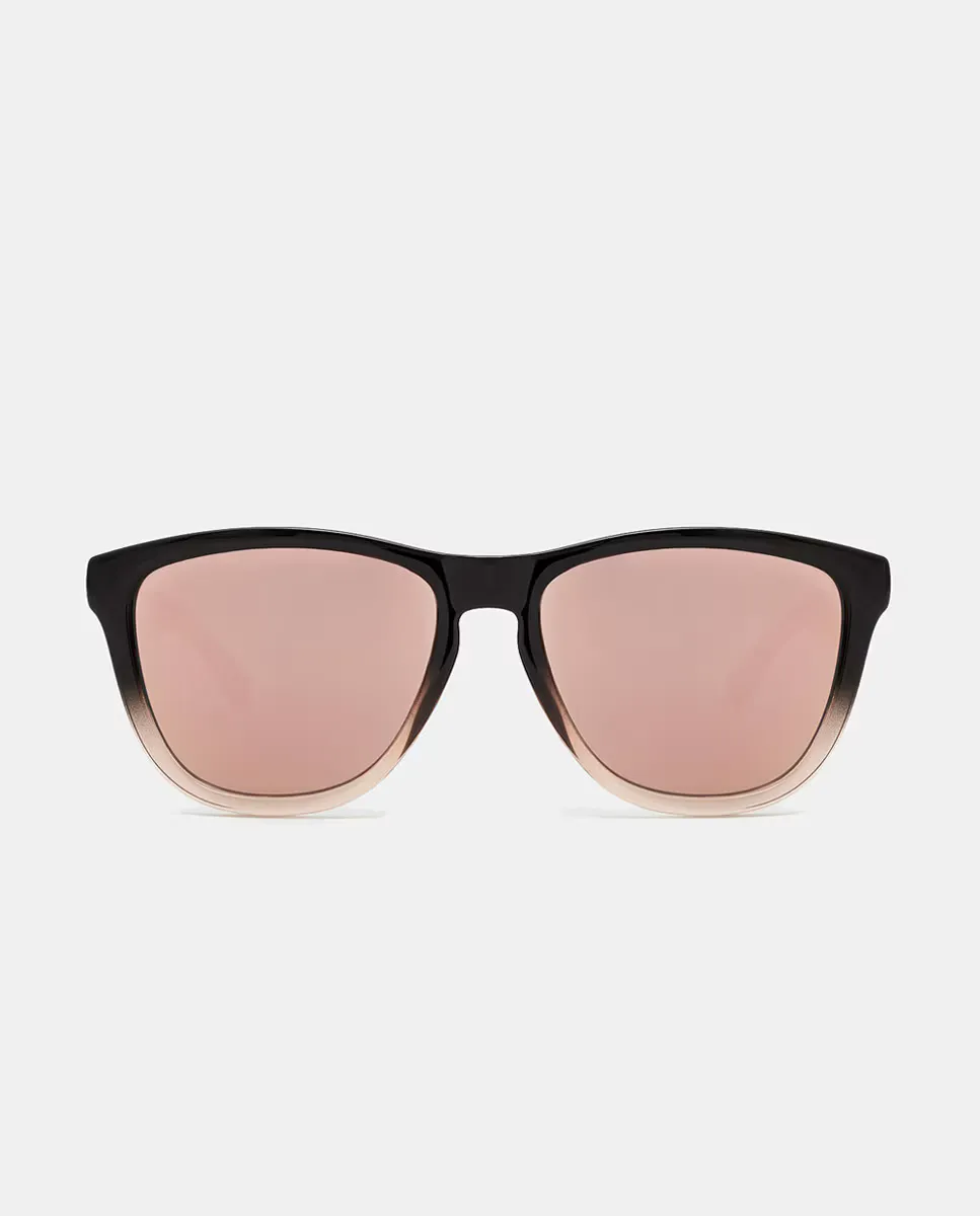 Квадратные солнцезащитные очки унисекс Hawkers черного цвета с розовой деталью, чёрный
Квадратные солнцезащитные очки унисекс Hawkers черного цвета с розовой деталью, чёрный