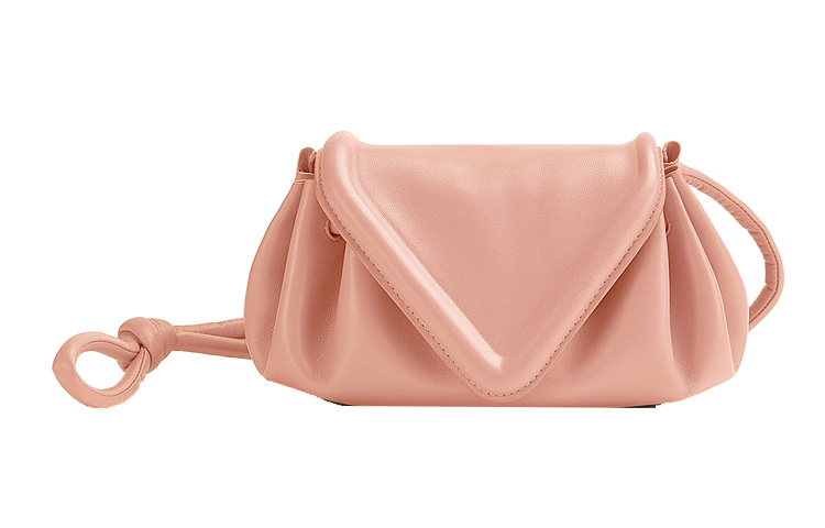 Bottega Veneta Кожаная поясная сумка клатч маленькая женская розовая
Bottega Veneta Кожаная поясная сумка клатч маленькая женская розовая