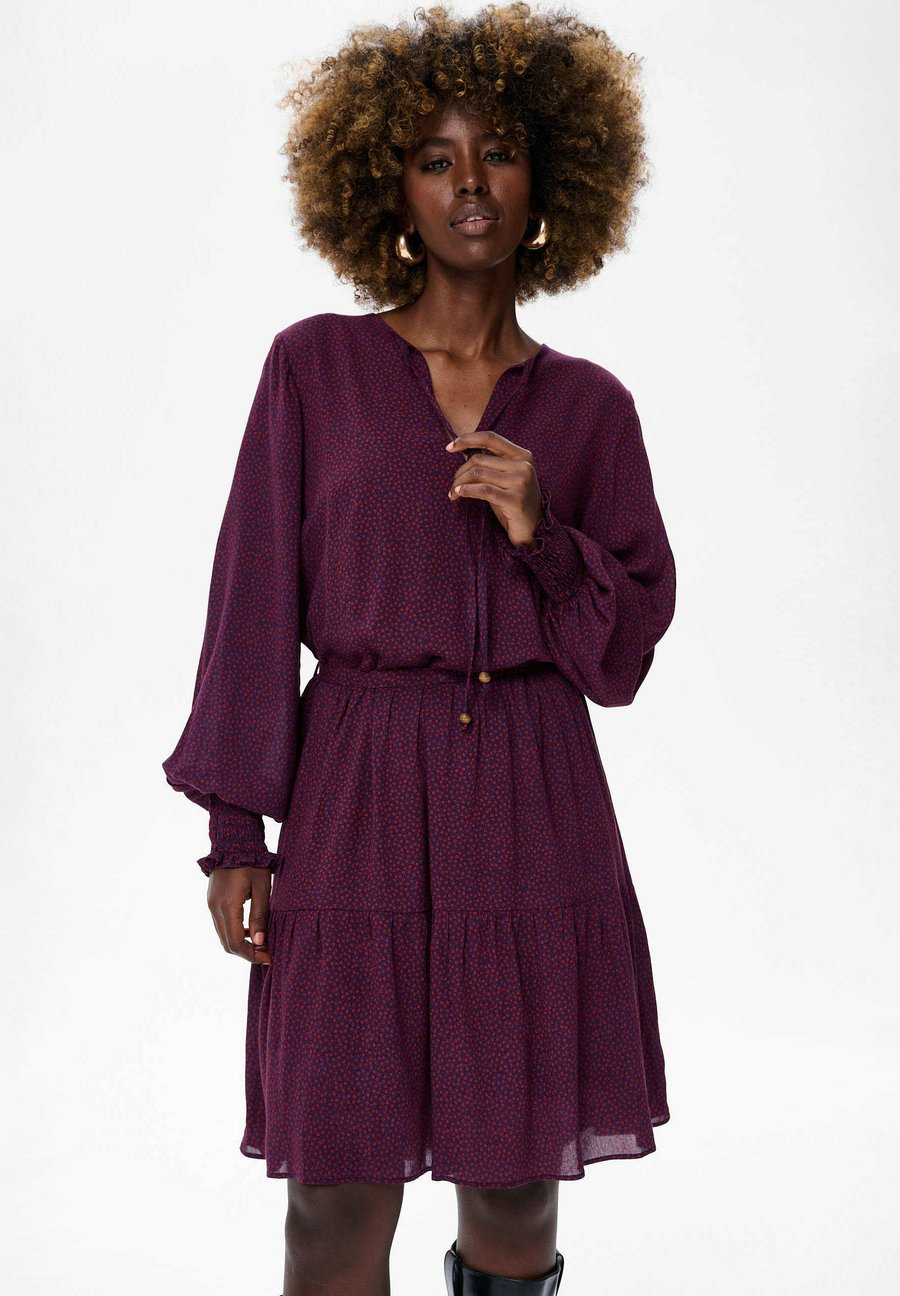 Платье blue shadow DIKI, Purple
Платье blue shadow DIKI, Purple