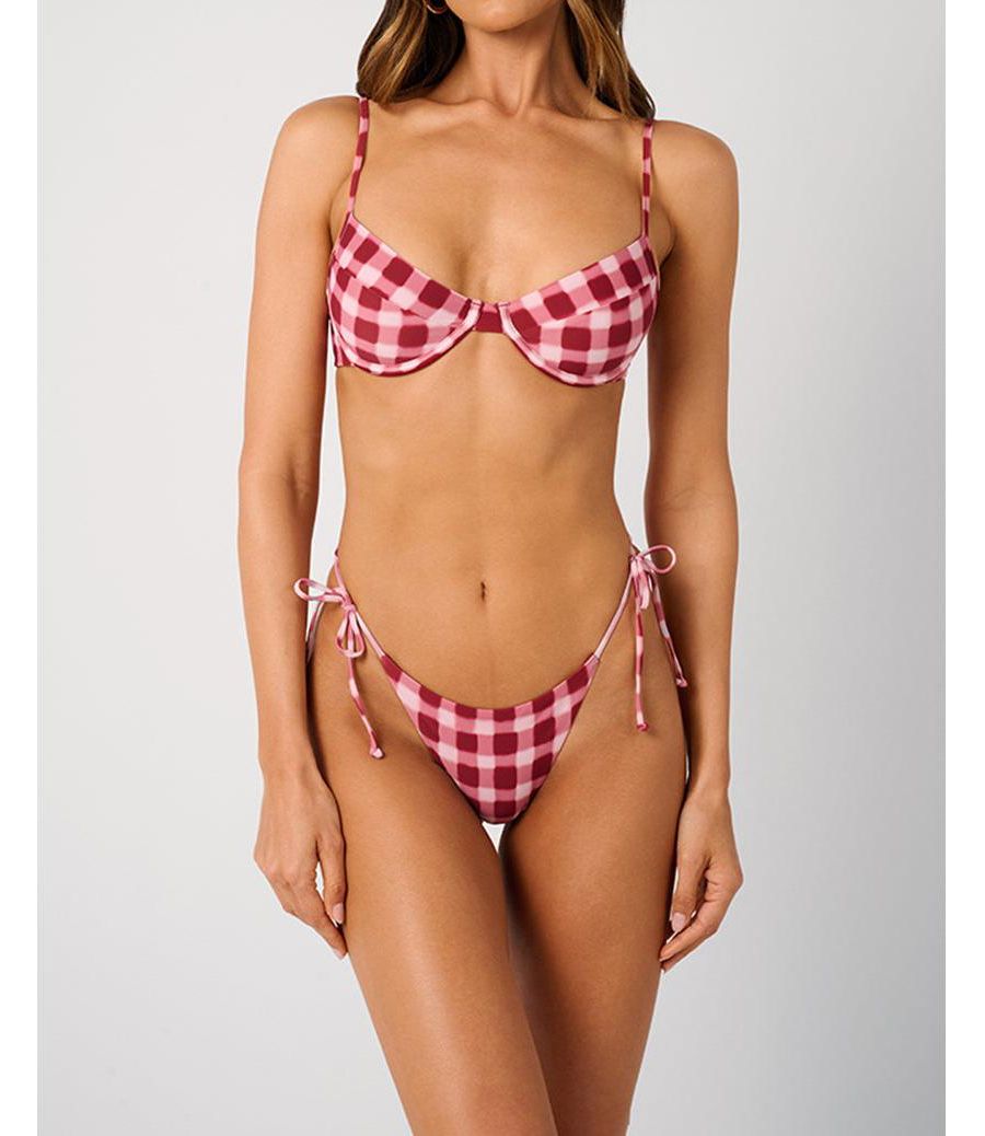 Женский бикини-топ с полным покрытием и косточками WeWoreWhat, Oxblood/sft pnk
Женский бикини-топ с полным покрытием и косточками WeWoreWhat, Oxblood/sft pnk