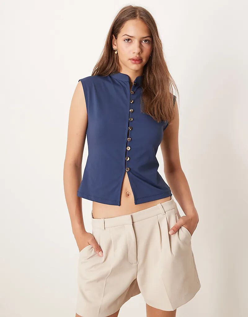 Топ из полиамида с пуговицами на рукавах ASOS DESIGN темно-синего цвета
Топ из полиамида с пуговицами на рукавах ASOS DESIGN темно-синего цвета