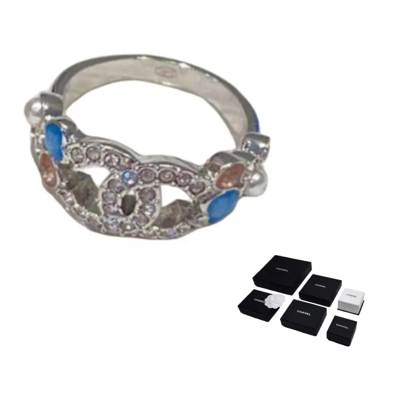 Кольцо Women's CHANEL
Кольцо Women's CHANEL