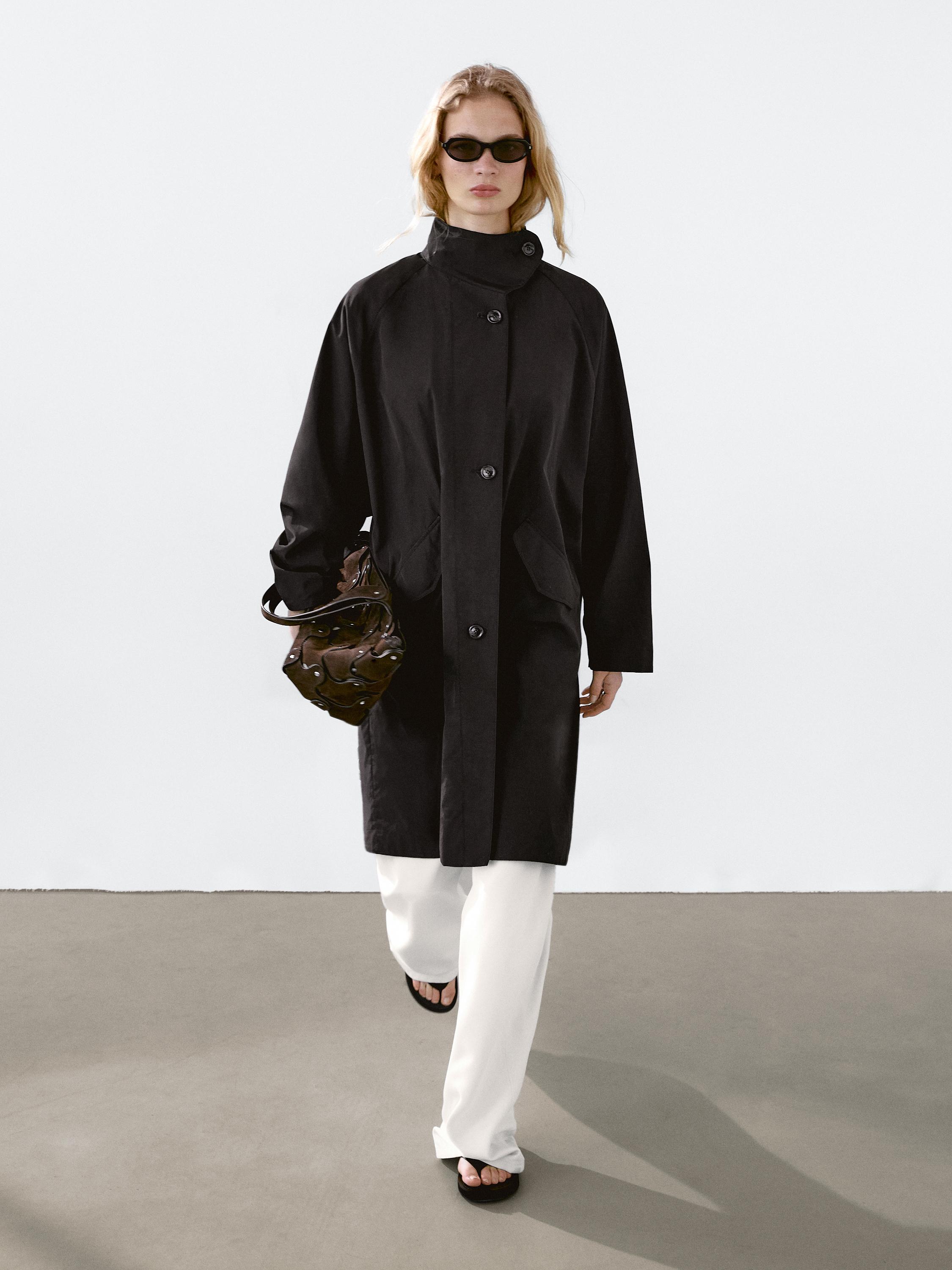 Пальто свободного кроя из водоотталкивающей ткани Massimo Dutti, черный
Пальто свободного кроя из водоотталкивающей ткани Massimo Dutti, черный