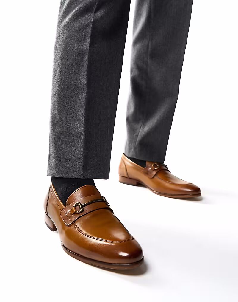 Туфли-лоферы Base London Russo с пряжкой бежевого цвета
Туфли-лоферы Base London Russo с пряжкой бежевого цвета