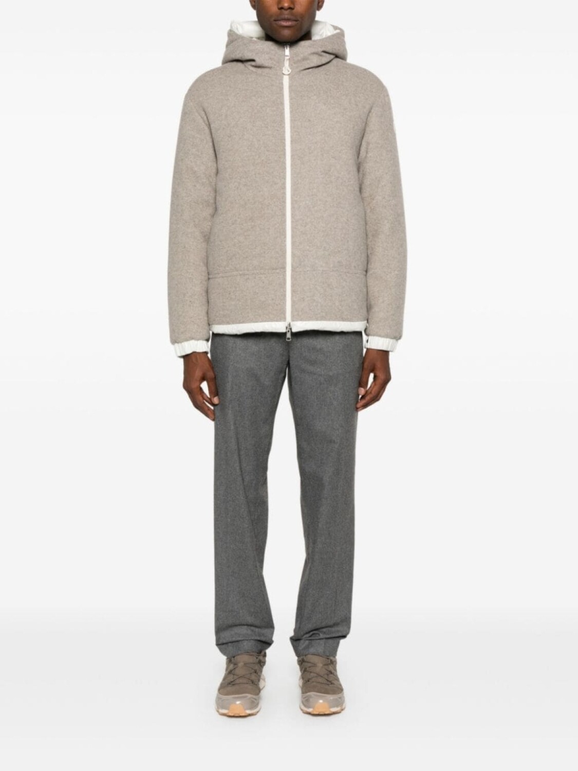 Moncler прямые брюки со складками, серый
Moncler прямые брюки со складками, серый