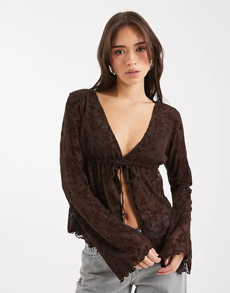 Топ COLLUSION с завязкой спереди из черного кружева
Топ COLLUSION с завязкой спереди из черного кружева
