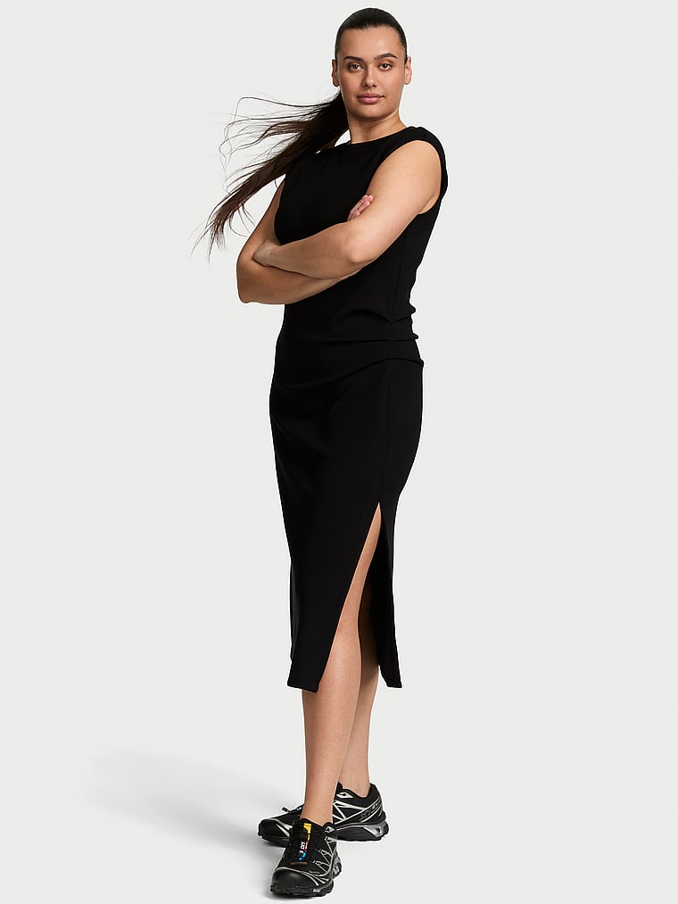 Платье макси из легкого трикотажа Vsx, черный
Платье макси из легкого трикотажа Vsx, черный