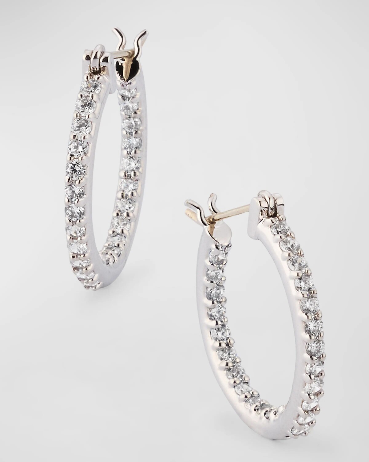 Маленькие серьги-кольца с паве из кубического циркония Fantasia by DeSerio, цвет Clear
Маленькие серьги-кольца с паве из кубического циркония Fantasia by DeSerio, цвет Clear