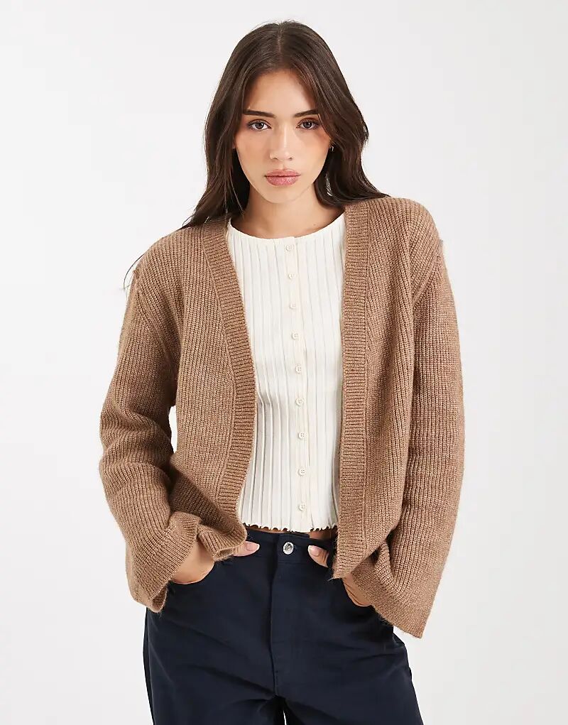 Кардиган Miss Selfridge цвета верблюжьей шерсти от края до края
Кардиган Miss Selfridge цвета верблюжьей шерсти от края до края