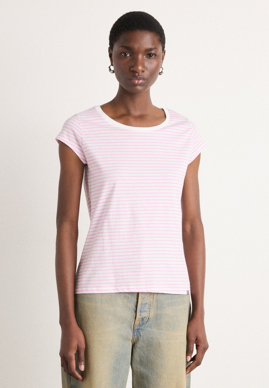 Футболка Mads Nørgaard STRIPE TEASY TEE, Blushing Bride/Briliant White/Light Pink
Футболка Mads Nørgaard STRIPE TEASY TEE, Blushing Bride/Briliant White/Light Pink