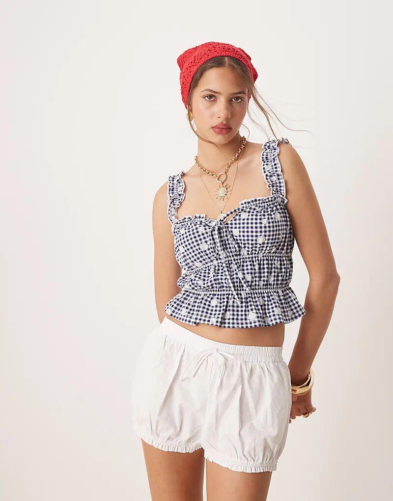 Топ Miss Selfridge с завязками спереди и сборками, с принтом ракушек
Топ Miss Selfridge с завязками спереди и сборками, с принтом ракушек