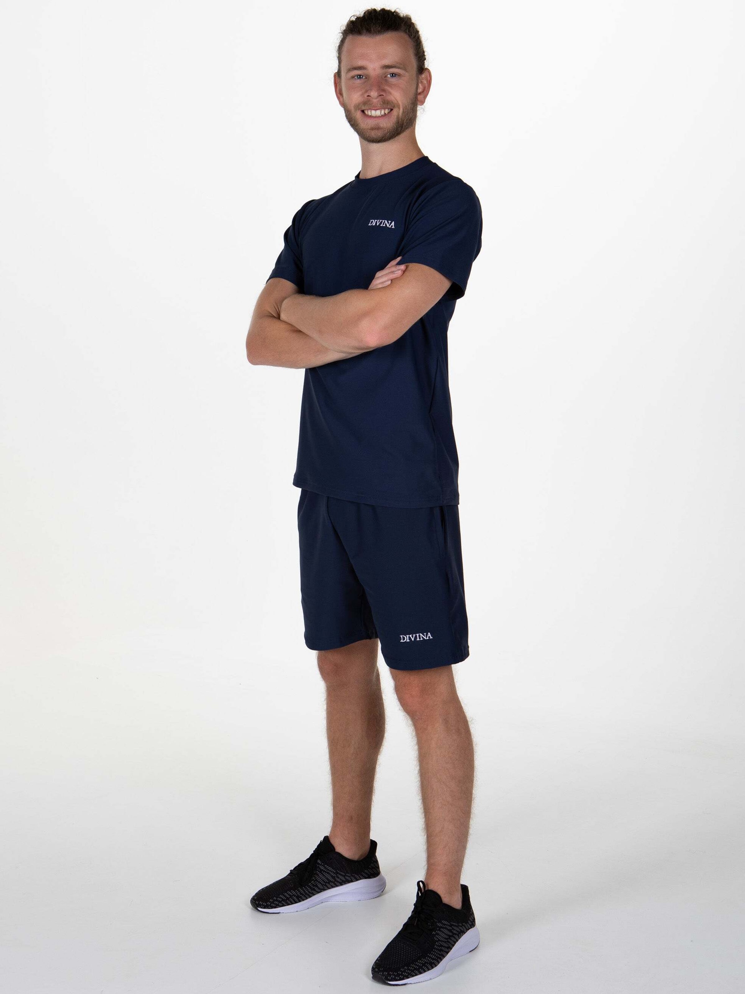 Divina Шорты для тренировок 'Ultra' свободного кроя в цвете Marine Blue
Divina Шорты для тренировок 'Ultra' свободного кроя в цвете Marine Blue