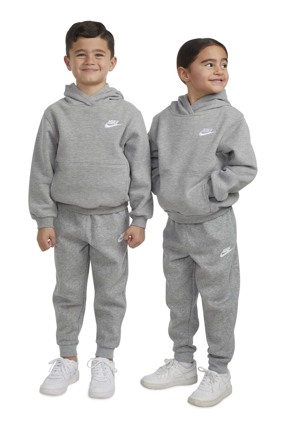 Джоггеры из флиса для маленьких детей Nike, серый
Джоггеры из флиса для маленьких детей Nike, серый