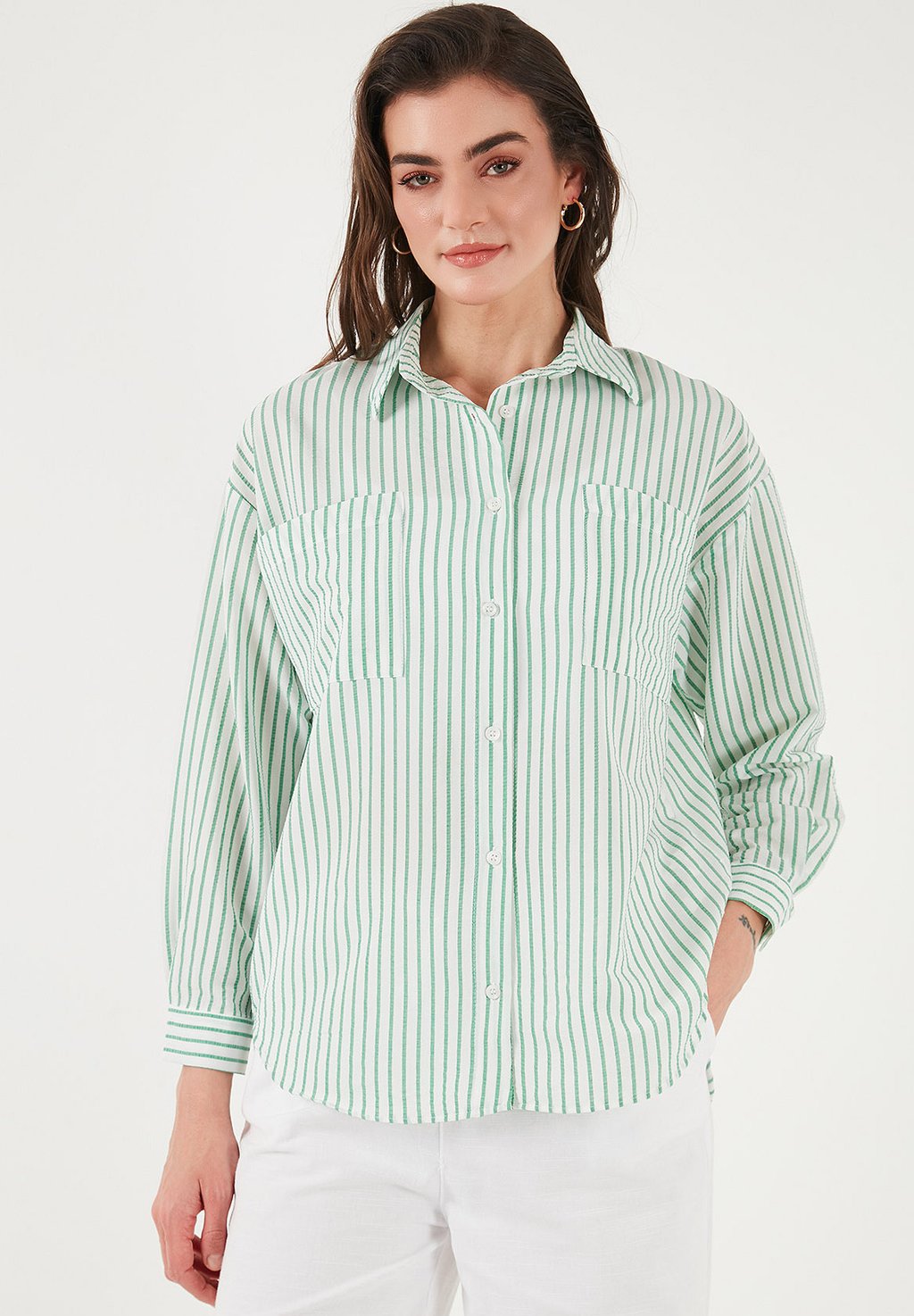 Блузка на пуговицах LELA, зеленый
Блузка на пуговицах LELA, зеленый