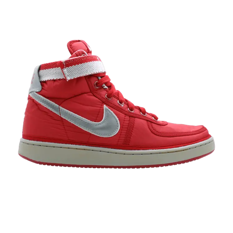 Кроссовки Nike Vandal High Supreme Vntg, красный
Кроссовки Nike Vandal High Supreme Vntg, красный