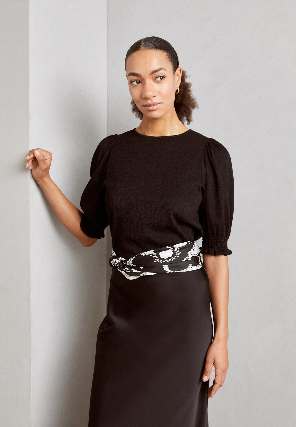 Футболка с принтом Indra Lindex, черный
Футболка с принтом Indra Lindex, черный