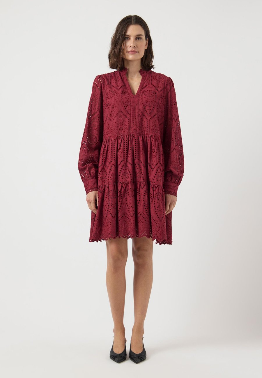 Платье YAS YASHOLI DRESS, Tibetan Red/Red
Платье YAS YASHOLI DRESS, Tibetan Red/Red