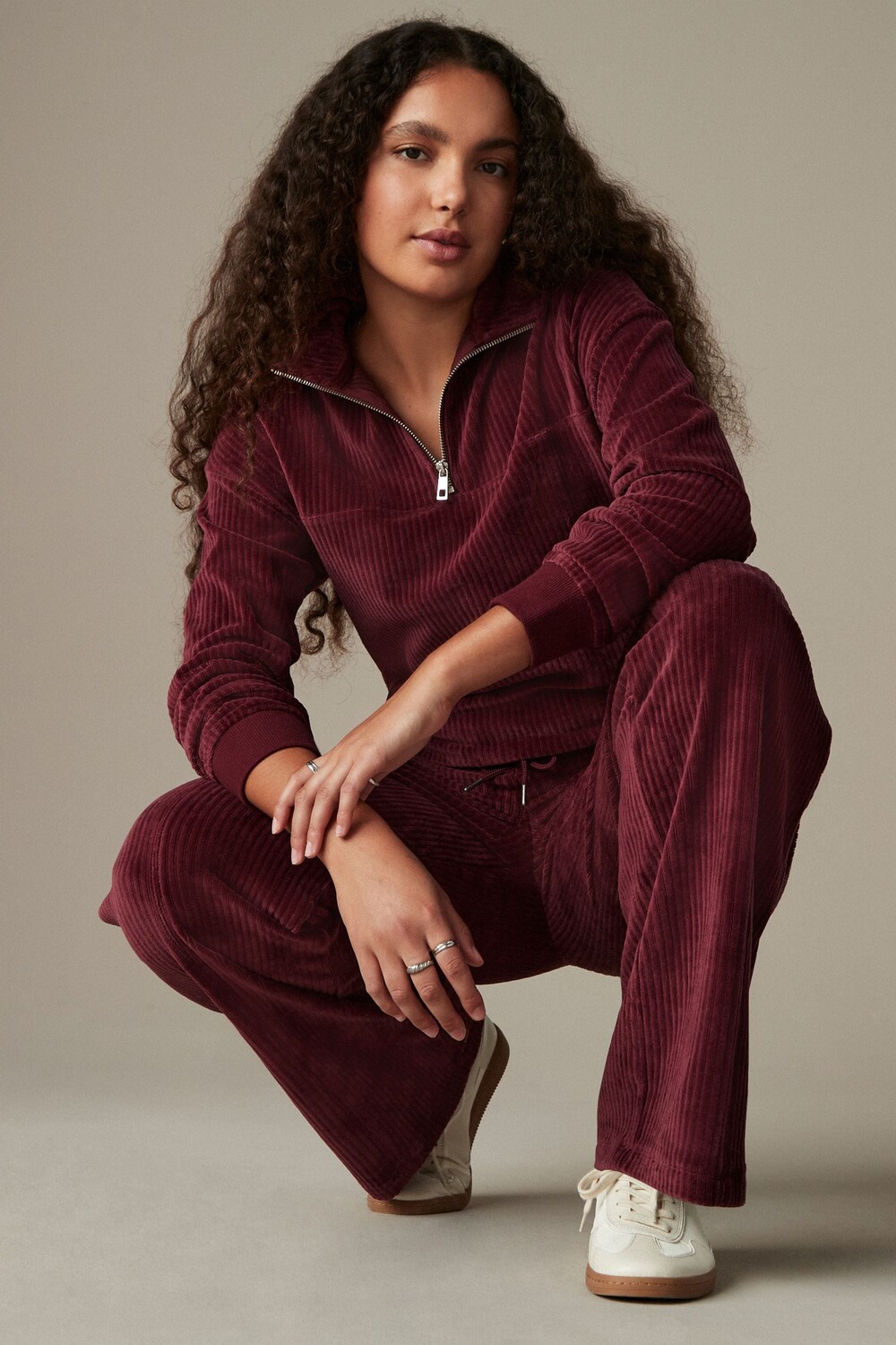 Свитшот из мягкого на ощупь бархатного трикотажа с застежкой молнией на четверть дюйма Next, красный
Свитшот из мягкого на ощупь бархатного трикотажа с застежкой молнией на четверть дюйма Next, красный