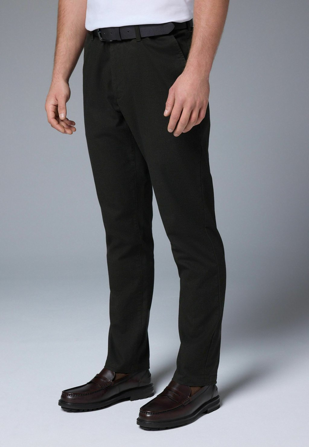 Чиносы REGULAR FIT Next, зеленый 
Чиносы REGULAR FIT Next, зеленый