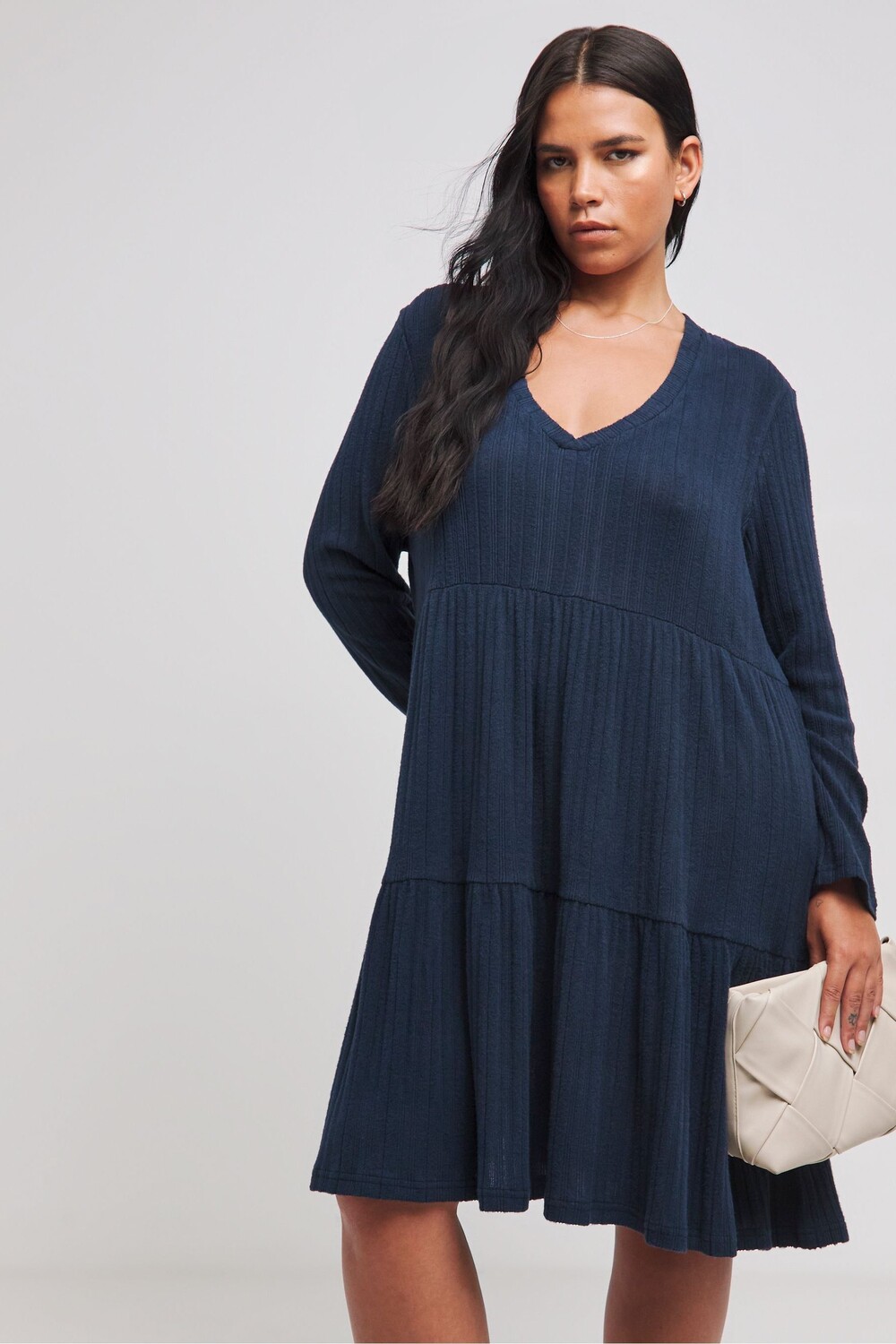 Асимметричное платье халат в рубчик Simply Be, синий
Асимметричное платье халат в рубчик Simply Be, синий