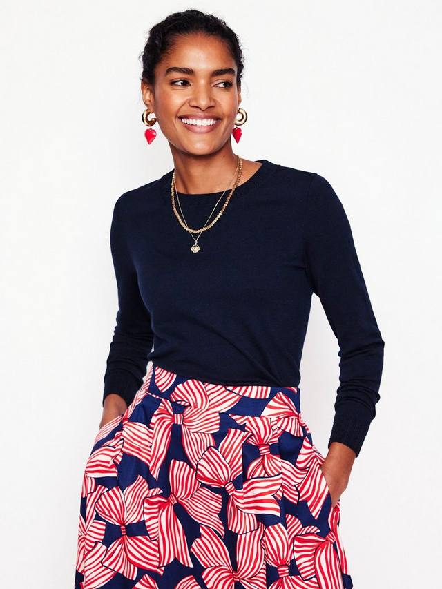 Джемпер с круглым вырезом emilia Boden, темно-синий
Джемпер с круглым вырезом emilia Boden, темно-синий