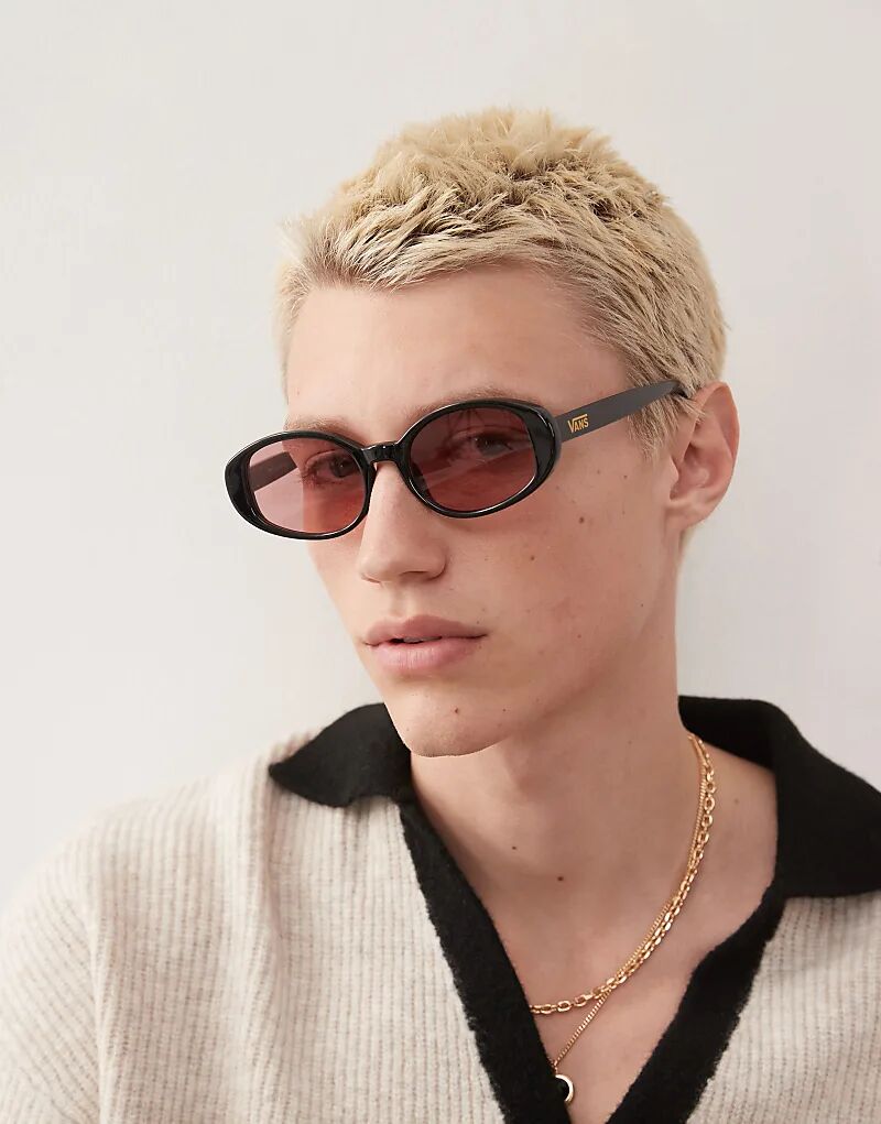 Солнцезащитные очки Vans Out There черного цвета
Солнцезащитные очки Vans Out There черного цвета