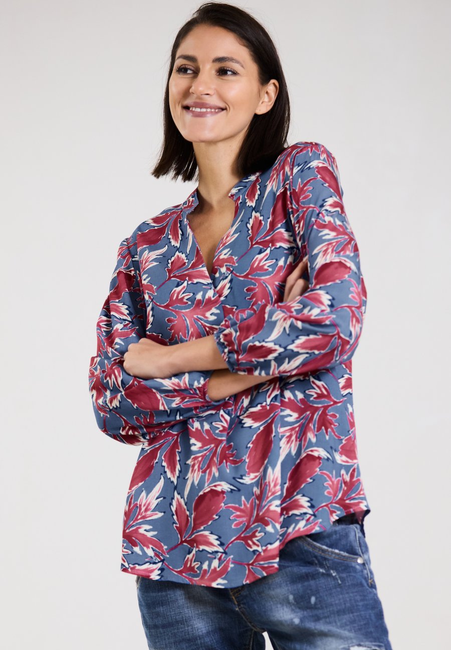 Блуза Andijamo Blouse, Blue/Red/Blue
Блуза Andijamo Blouse, Blue/Red/Blue