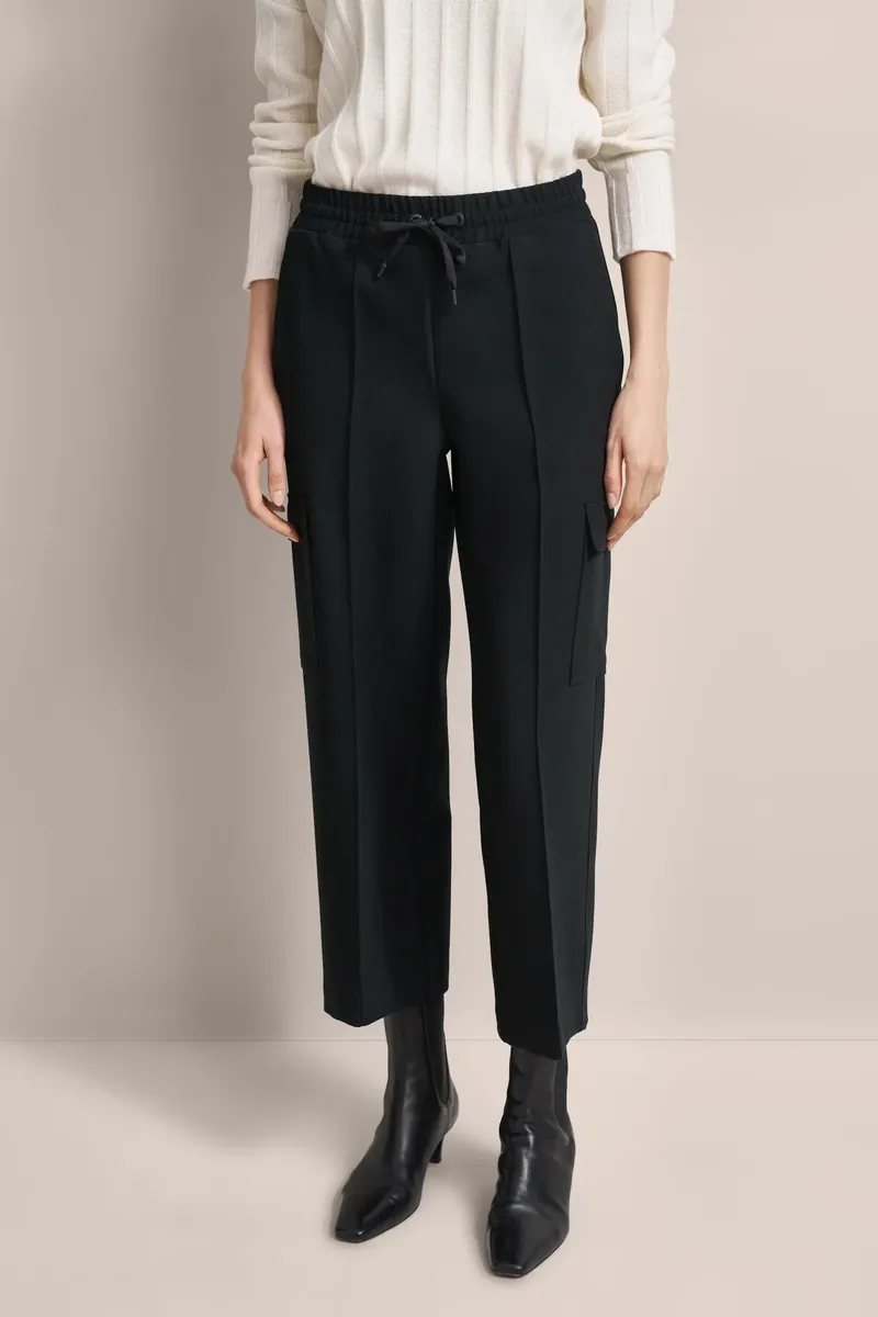 Брюки bugatti с 5 карманами и накладными карманами, черный
Брюки bugatti с 5 карманами и накладными карманами, черный