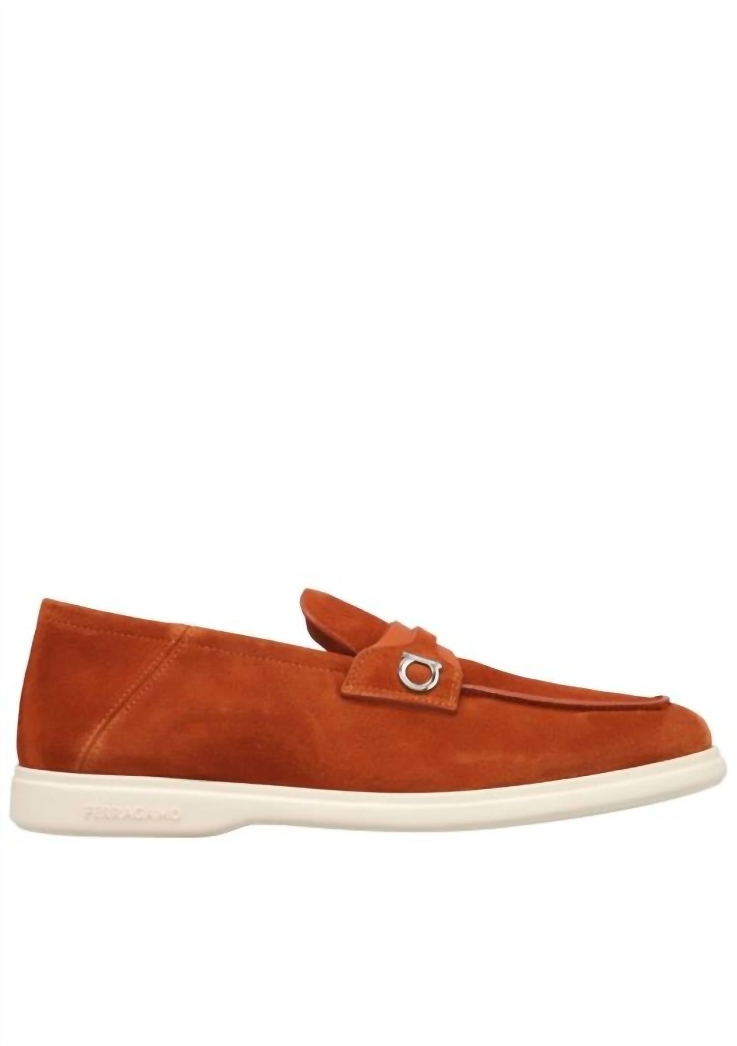 Мужские кожаные лоферы на плоской подошве коричневого цвета Salvatore Ferragamo, коричневый
Мужские кожаные лоферы на плоской подошве коричневого цвета Salvatore Ferragamo, коричневый