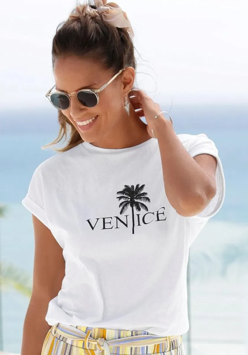 Рубашка с круглым вырезом Venice Beach, с принтом спереди, хлопковая футболка, рубашка с короткими рукавами, базовая модель, белый
Рубашка с круглым вырезом Venice Beach, с принтом спереди, хлопковая футболка, рубашка с короткими рукавами, базовая модель, белый