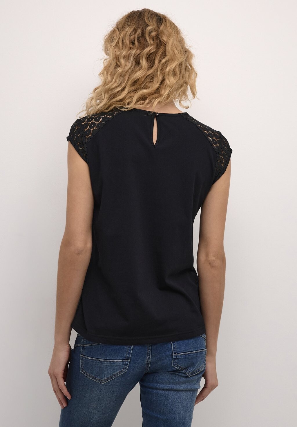 Футболка с принтом HERMI Cream, черный
Футболка с принтом HERMI Cream, черный