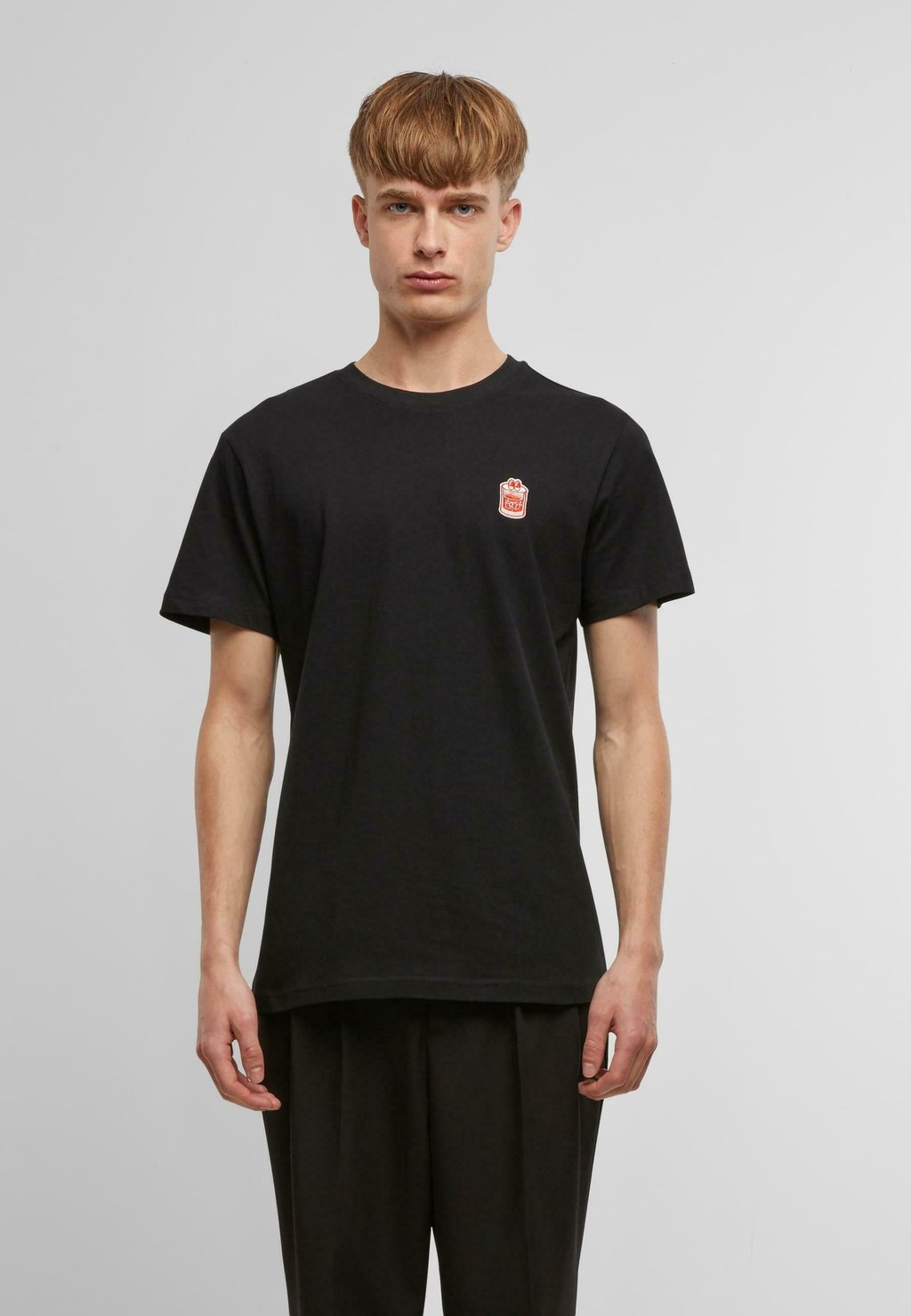 Базовая футболка HAVE A DRINK Mister Tee, черный
Базовая футболка HAVE A DRINK Mister Tee, черный