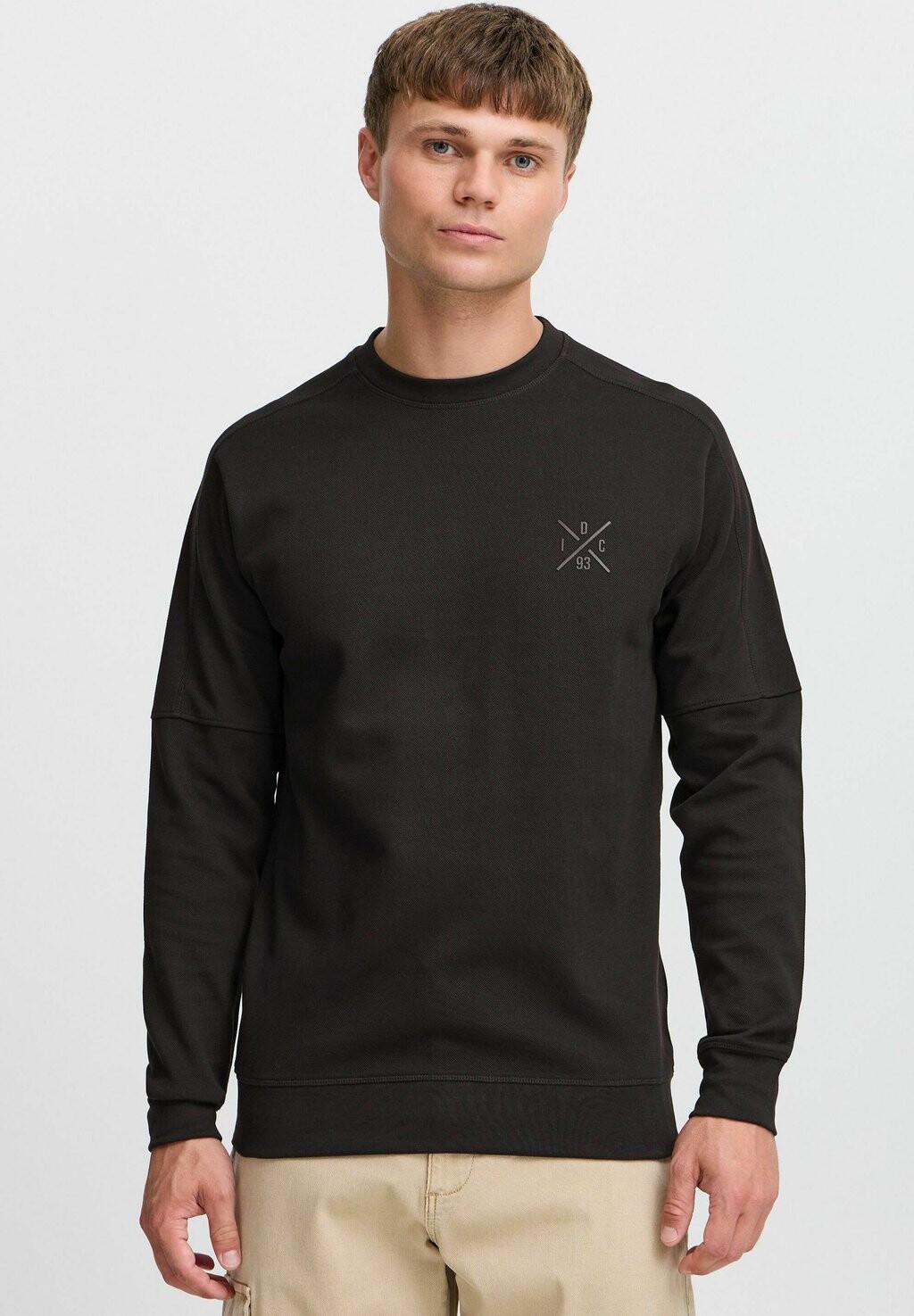 Толстовка IDALBIX INDICODE JEANS, черный
Толстовка IDALBIX INDICODE JEANS, черный